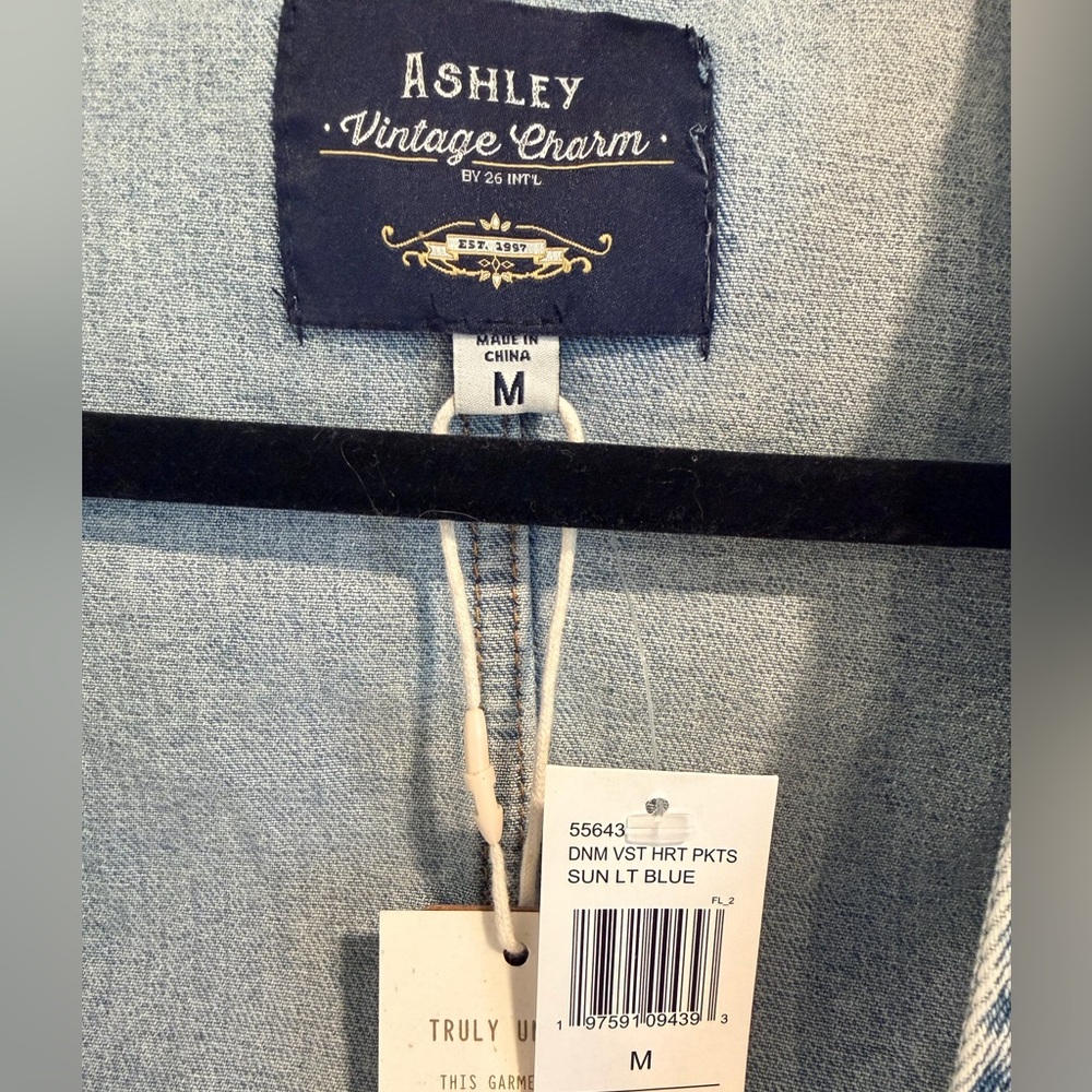 Ashley Denim Vest with Heart Details - Picture 2 of 2